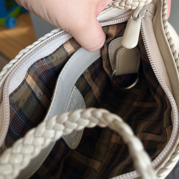 Vintage Derek Alexander Shoulder Bag in a light Cream colour - Picture 4 of 10